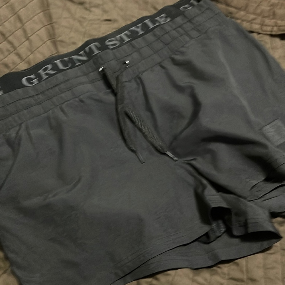 NWOT Grunt Style shorts black